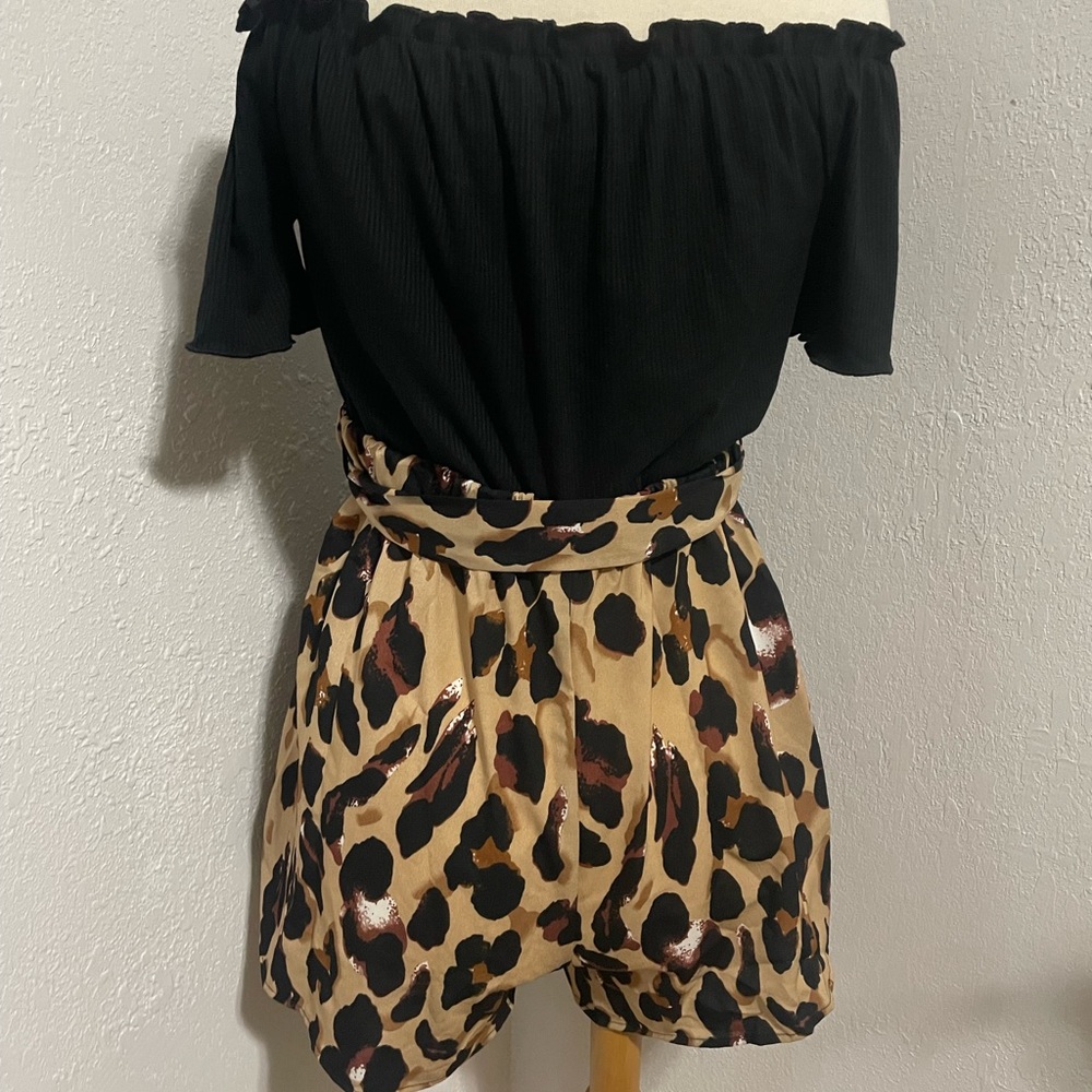 Mom & Me Leopard Matching Set - Picture 3 of 11
